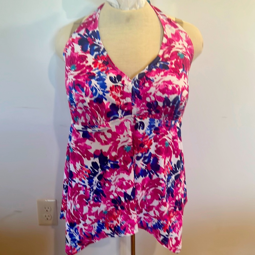 Swimsuit top by Swimsuits for all.